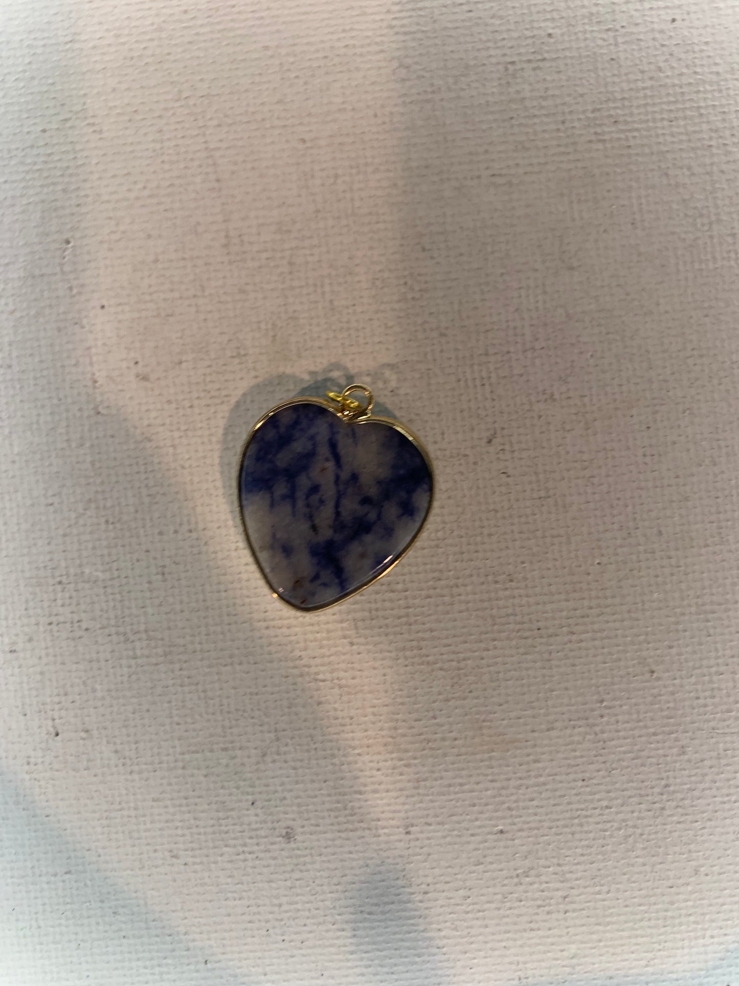 Sodalite pendant  in gold.