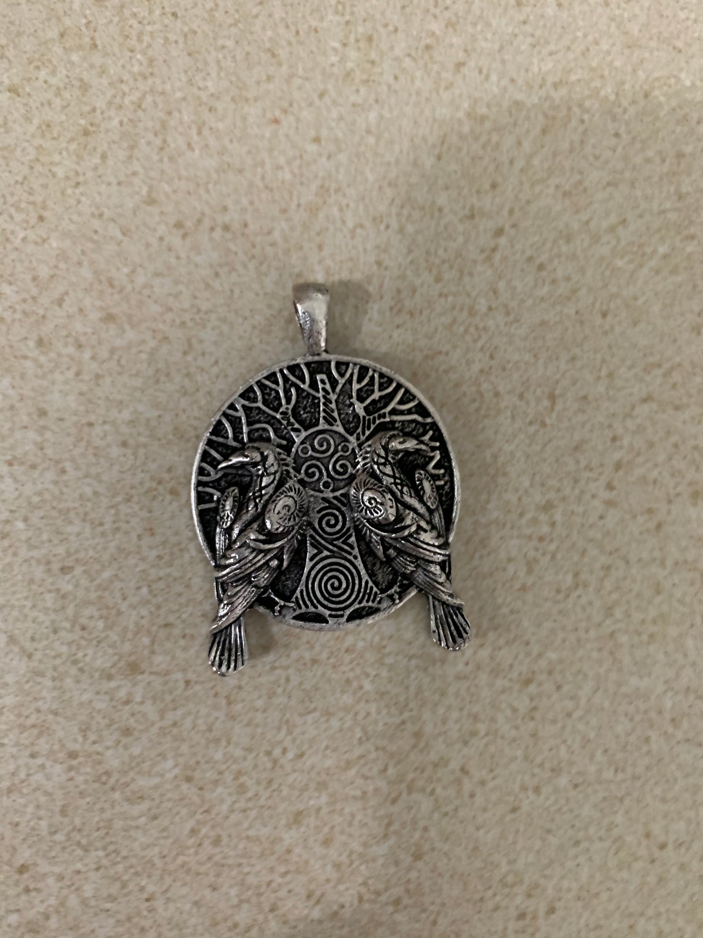 Two crow pendant